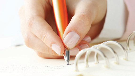family-enjoying-breakfast-together-on-back-porch-deciding-what-to-eat-after-stoma-surgery